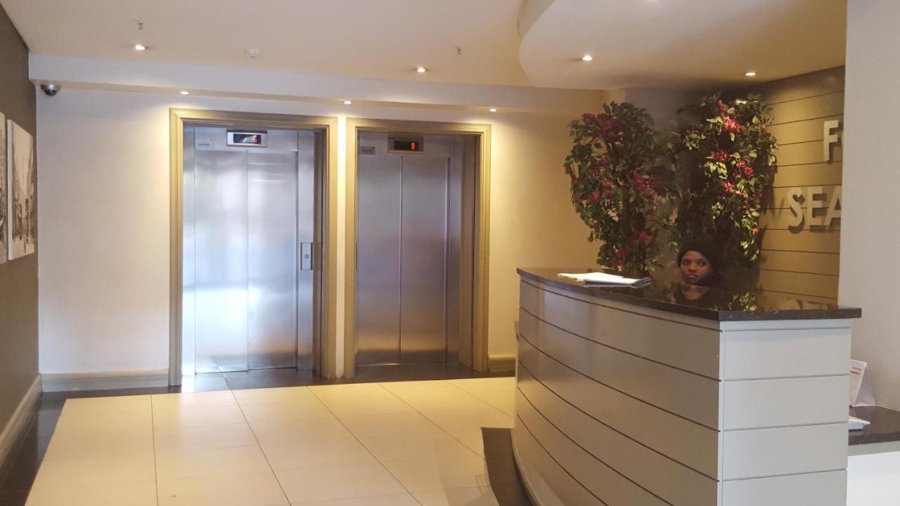 818 Four Seasons Apartment *